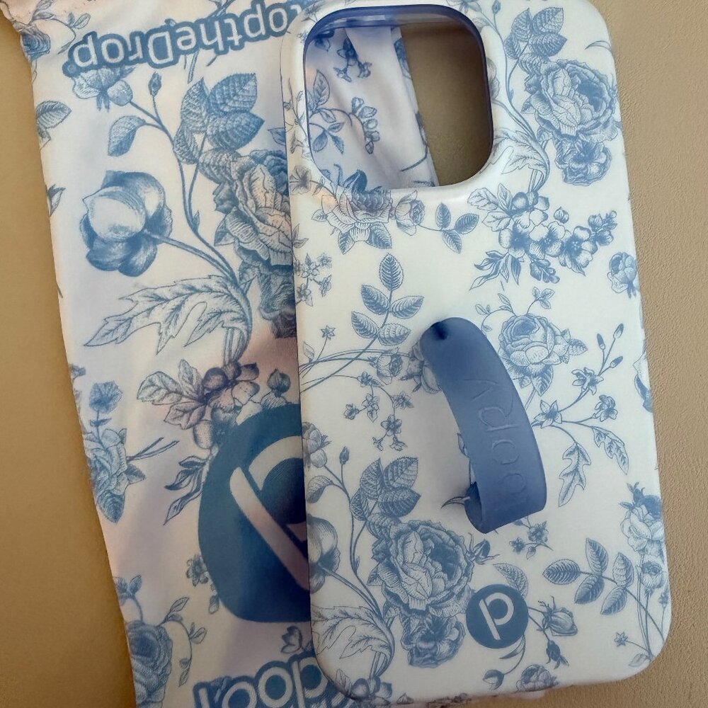 New Loopy Blue Toile and White Case - iPhone 14 pro